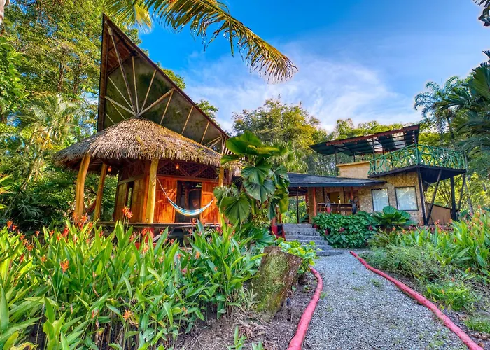 Private Villa: Tree House Beachfront Lodge