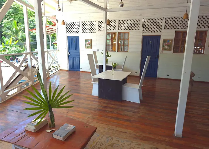 Central hotel: Lizard King Hotel & Suites